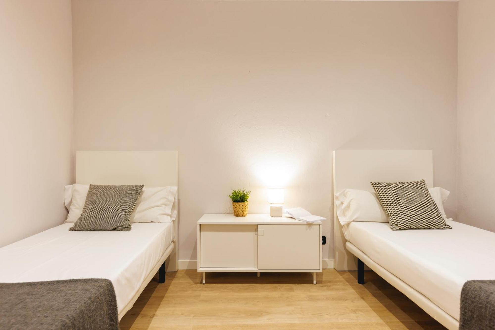 Bravissimo Apartaments Mora 4 Girona Exterior foto